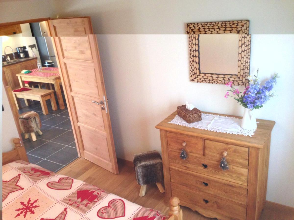 Le Grandcoeur Apartment เลอบูร์-เดอัวซ็อง ภายนอก รูปภาพ