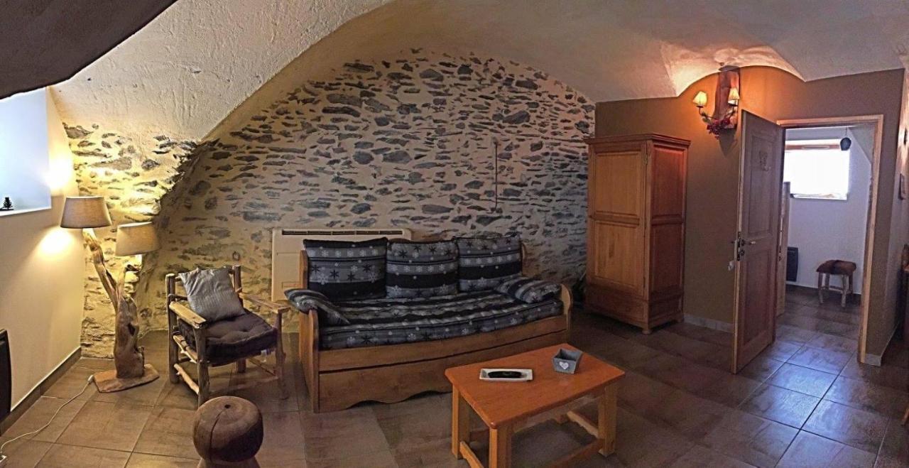 Le Grandcoeur Apartment เลอบูร์-เดอัวซ็อง ภายนอก รูปภาพ
