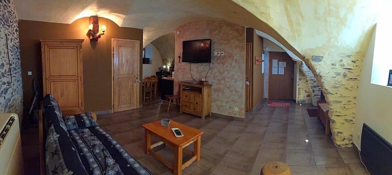 Le Grandcoeur Apartment เลอบูร์-เดอัวซ็อง ภายนอก รูปภาพ